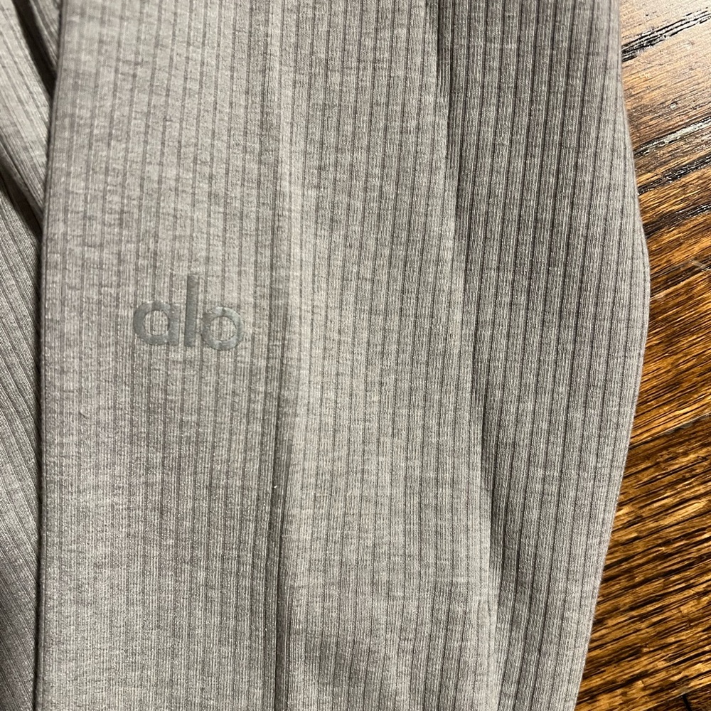 ALO gray ribbed legging, SMALL - Picture 2 of 2